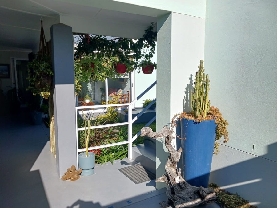 3 Bedroom Property for Sale in Stilbaai Wes Western Cape